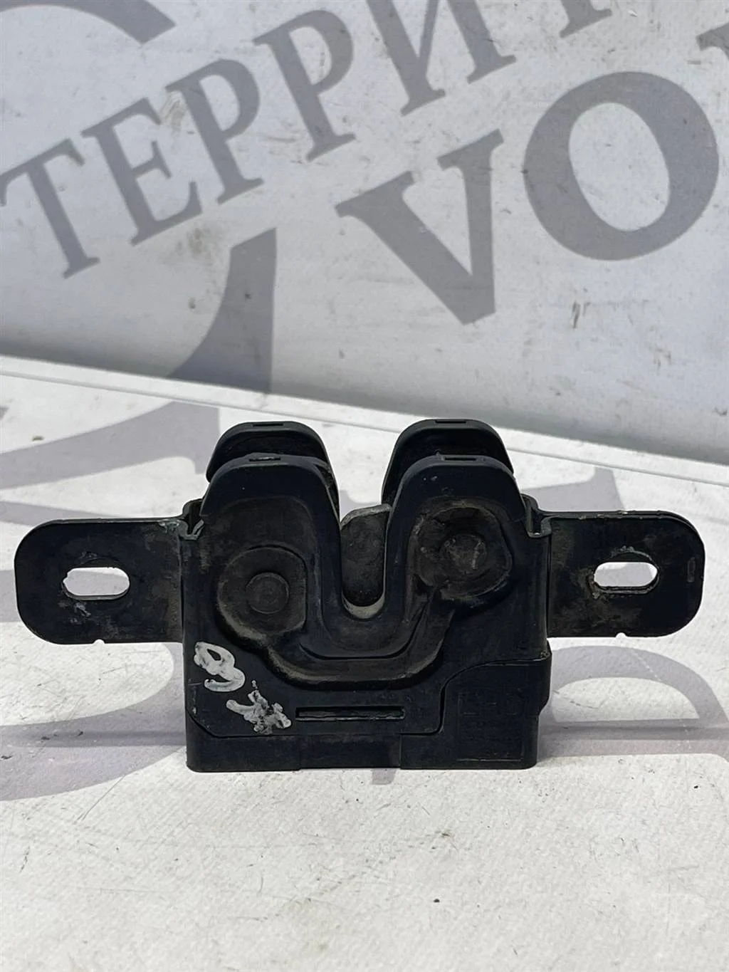 Замок капота левый VOLVO XC60 2009-2013