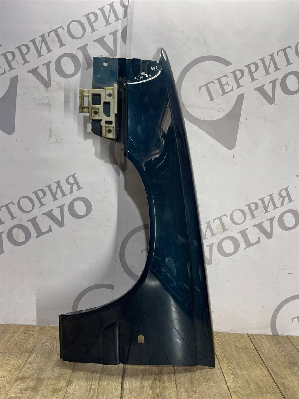 Крыло переднее левое VOLVO S70 1997-2000