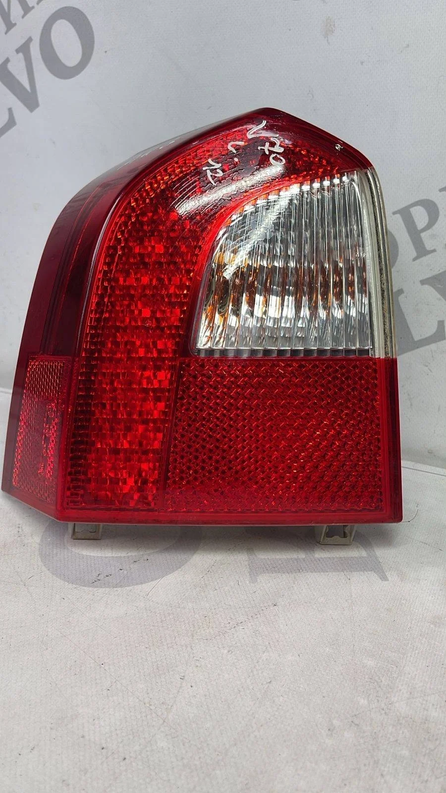 Фонарь задний левый VOLVO V70 2008-2013