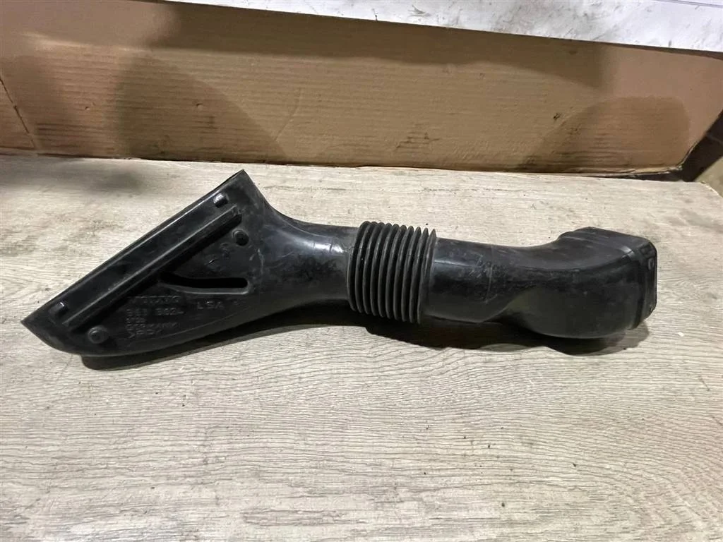 Патрубок воздушный VOLVO S60 2000-2009