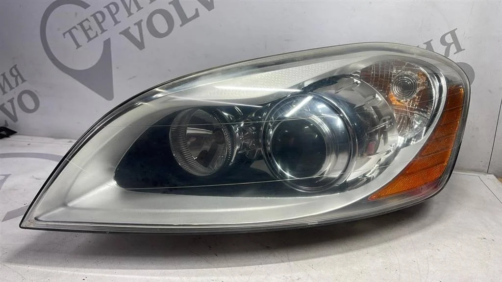 Фара левая ксенон VOLVO XC60 2009-2013
