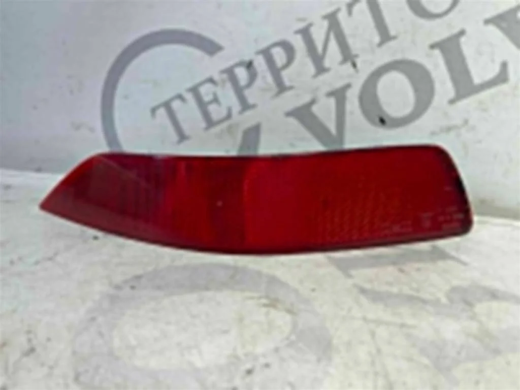 Отражатель бампера заднего левый VOLVO XC70 2008-2016