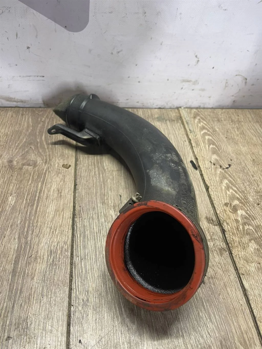 Патрубок интеркулера VOLVO XC70 2008-2013