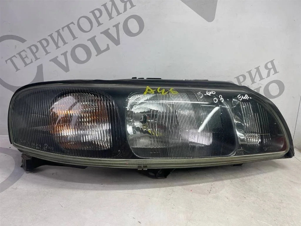 Фара прaвaя гaлoген VOLVO S60 2000-2004