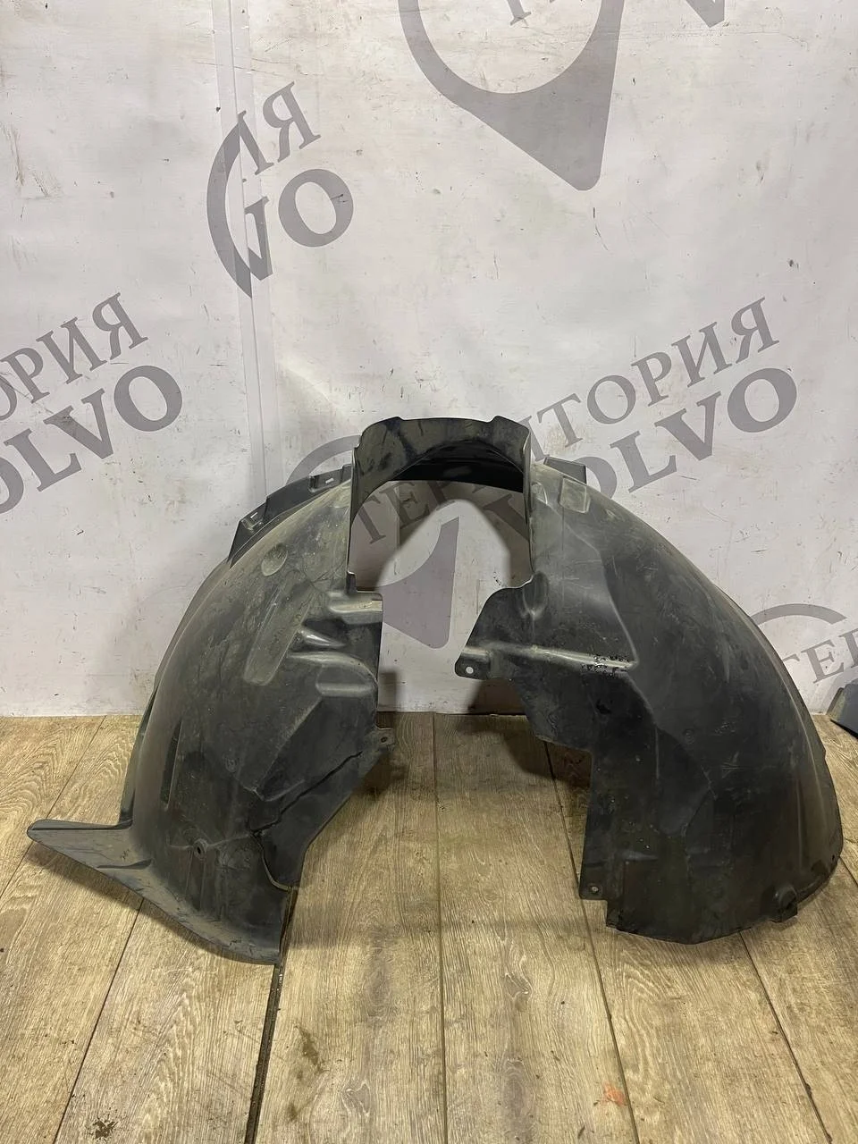 Подкрылок передний левый VOLVO XC90 2015-2019