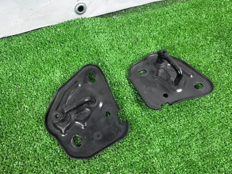 Крюк замка капота audi rs q3 2016 8U