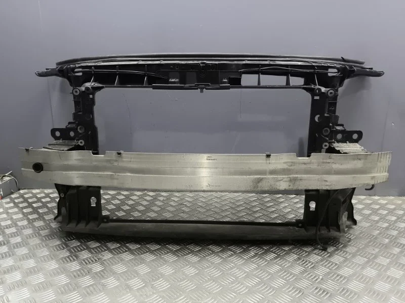 Панель передняя (телевизор) Audi A3 2008 8P0805588L 8P CCZ