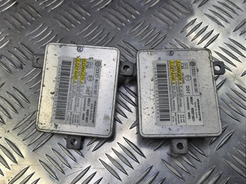 Блок розжига ксенона Audi A3 2008 8K0941597 8P CCZ