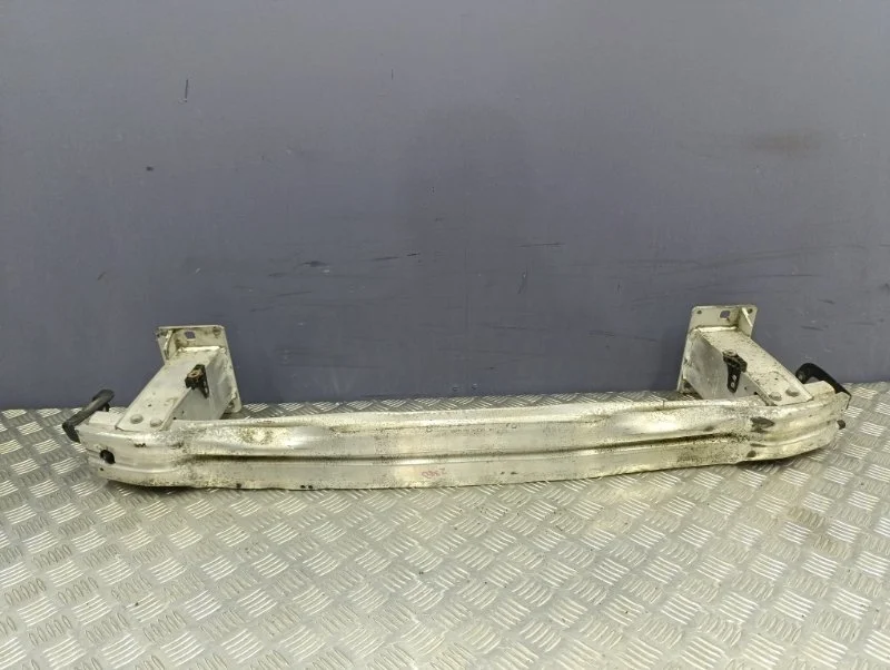 Усилитель переднего бампера Audi A5 2012 8K0807113F 8T CDN