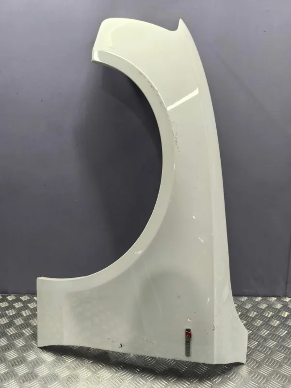 Крыло переднее левое Audi A5 2012 8T0821105H 8T CDN