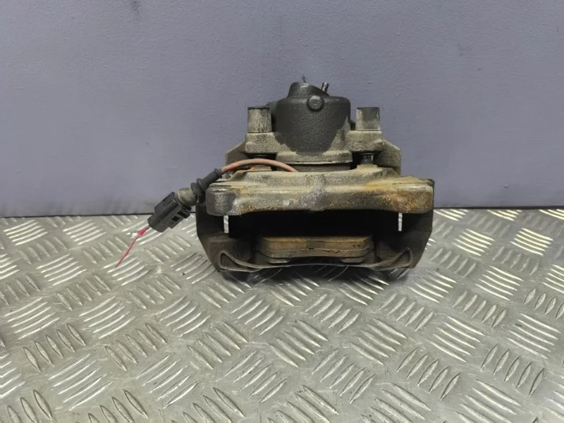 Суппорт передний левый Audi A3 2008 1K0615123E 8P CCZ