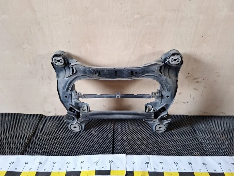 Подрамник Audi A8 2009 4E0399313D D3 BVJ 4.2, передний