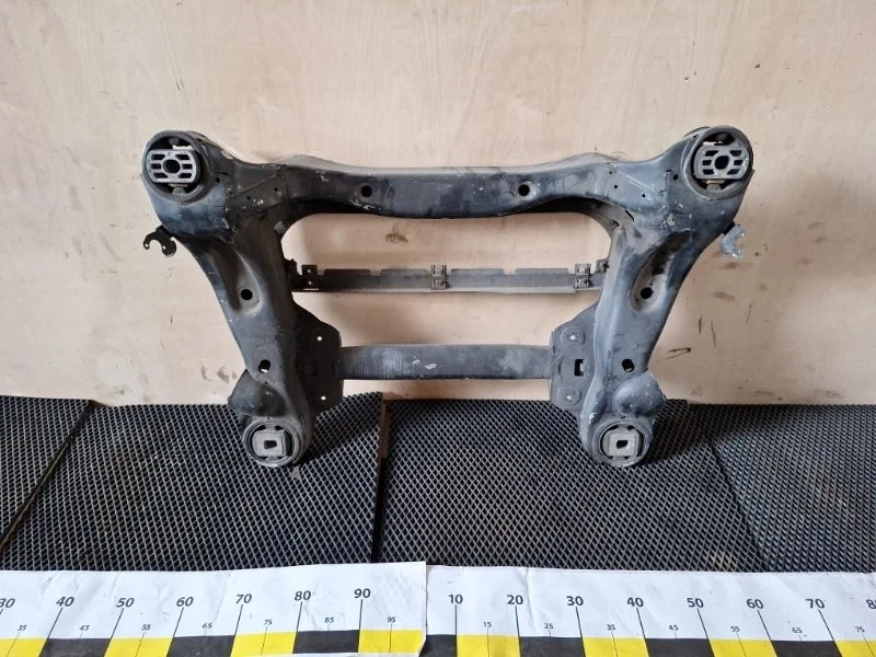 Подрамник Audi A8 2009 4E0399313D D3 BVJ 4.2, передний