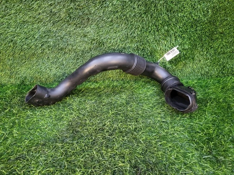 Патрубок воздушный Renault Captur 2013 165556691R J87 H5F