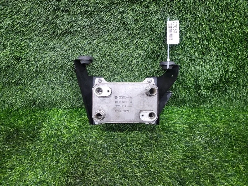 Теплообменник масляного фильтра Volkswagen Passat 2006 4E0317021H B6 VARIANT BVY 2.0