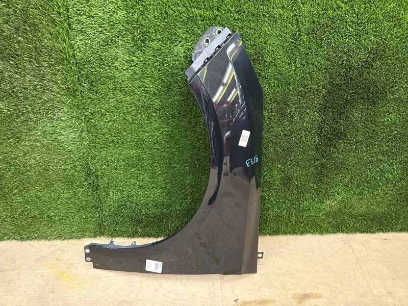 Крыло Ford Focus 3 2014 2171304 CB8 MGDA, переднее левое