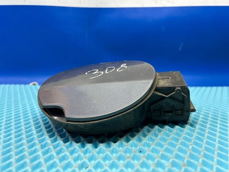 Лючок бензобака Peugeot 308 2014 1517F4 4A 1.6 EP6