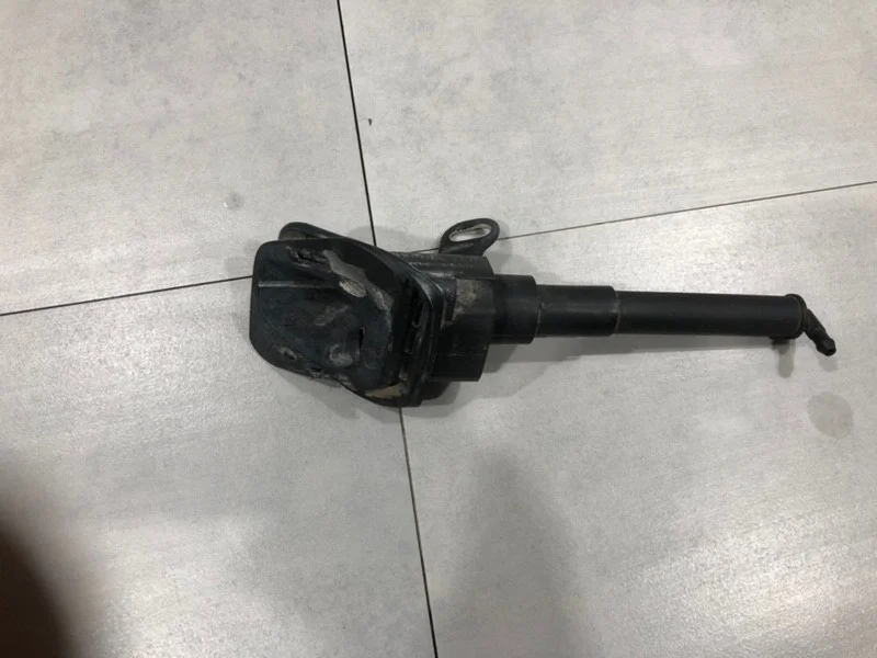 Форсунка омывателя фар Volvo XC90 2008 31283785, правая