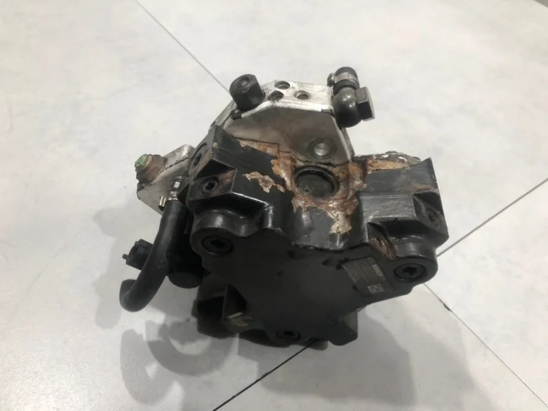 Топливный насос высокого давления Volvo XC90 2006 30756125 D5244T4