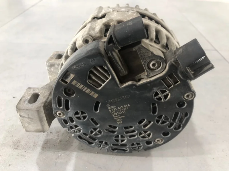 Генератор Volvo S40 2007 30773111 B5244S4