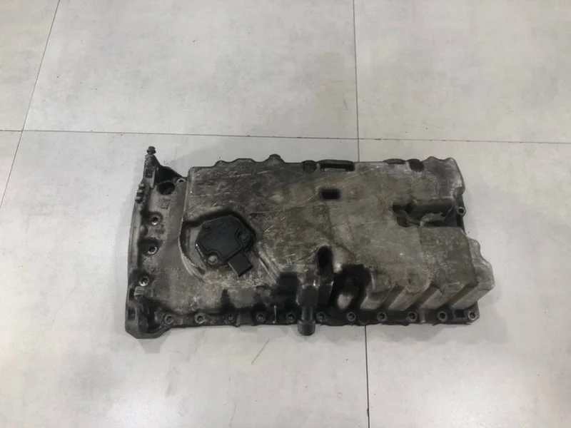 Поддон двигателя Volvo XC90 2006 30713677 D5244T4