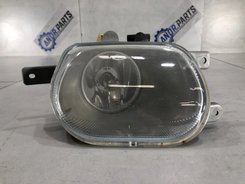 Фара противотуманная левая Volvo XC90 2005 31111182 1