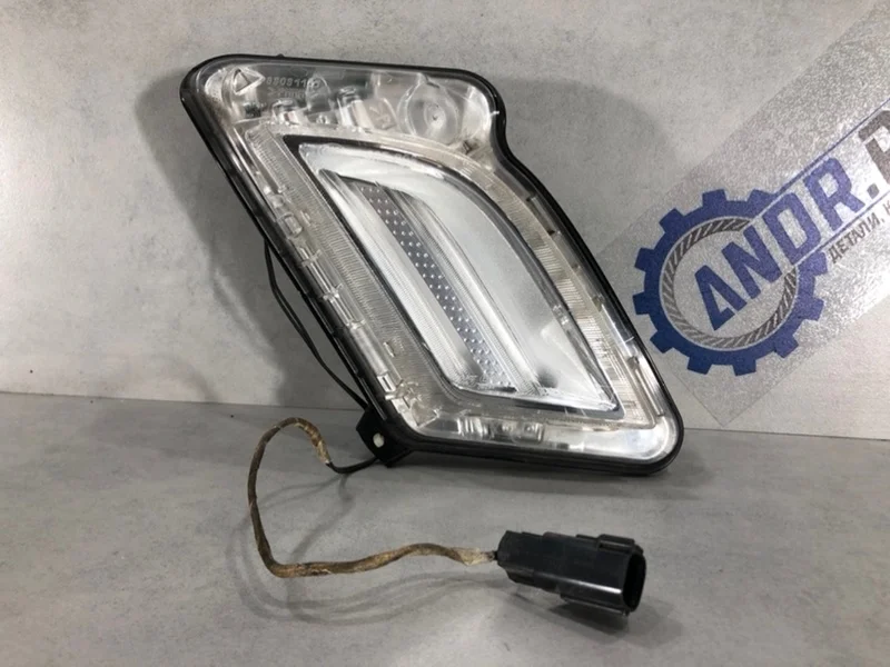 Габарит Volvo S60 2014 31278558 FS45, передний правый