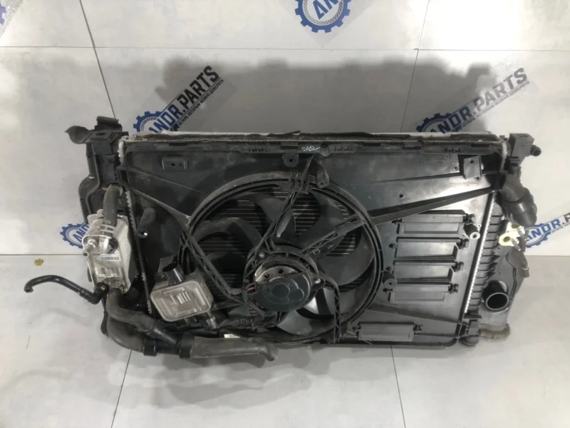 Радиатор охлаждения двигателя Volvo S60 2011 31338765