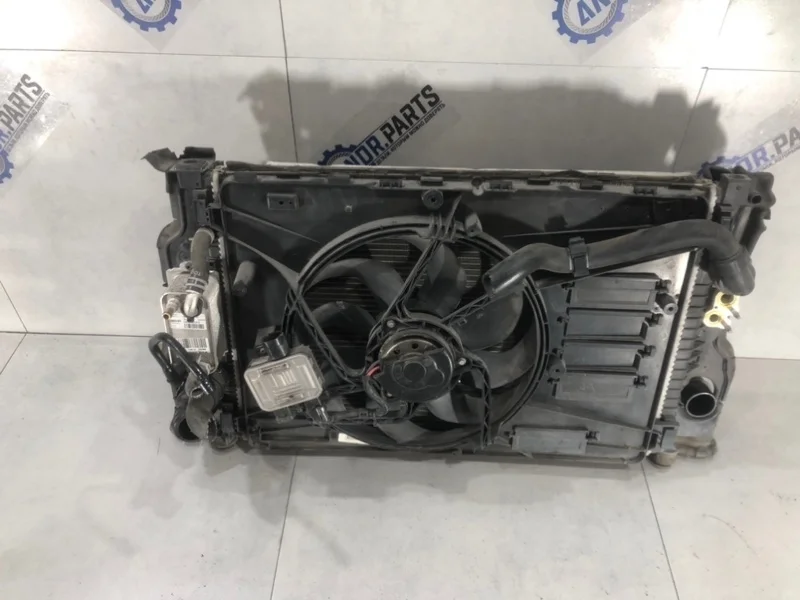 Радиатор охлаждения двигателя Volvo S60 2011 31338765