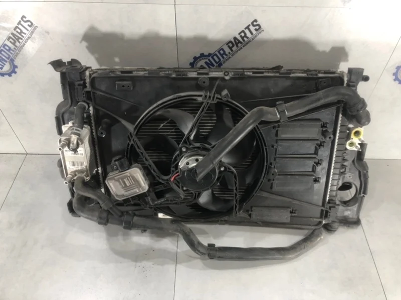 Радиатор охлаждения двигателя Volvo S60 2011 31338765