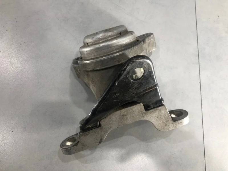 Подушка двигателя Volvo S60 2011 31277689 B4164T, правая