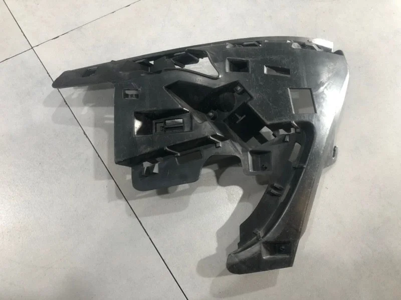 Кронштейн форсунки омывателя Volvo S60 2011 31323425, левый