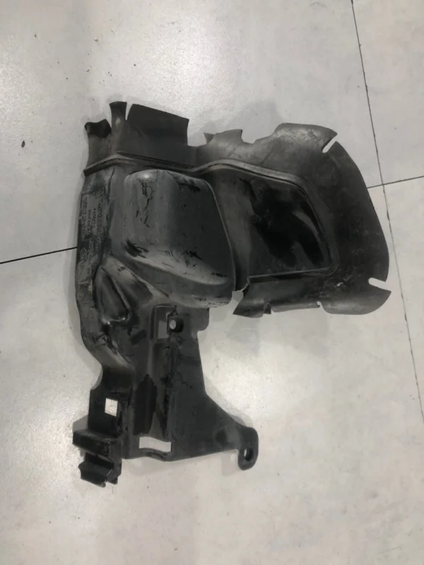 Дефлектор радиатора Volvo S60 2011 30796466, левый