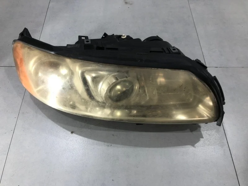 Фара ксеноновая Volvo S60 2008 31217046, правая