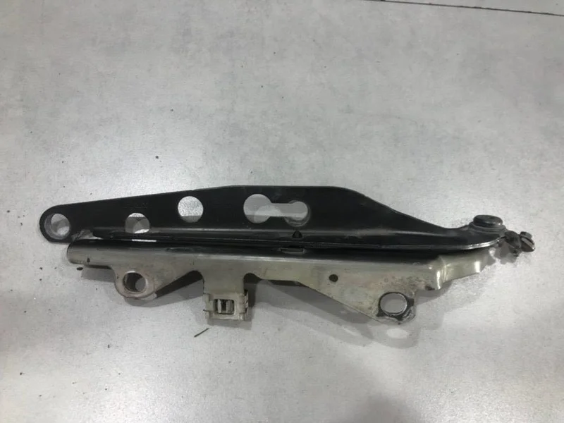 Петля капота Volvo S60 2007 30716745, правая