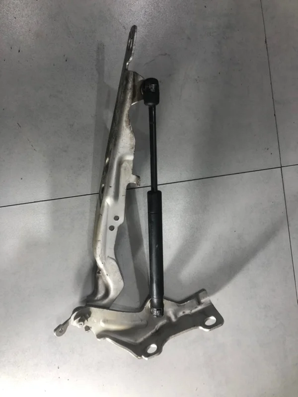 Петля капота Volvo S80 2011 31250186, правая