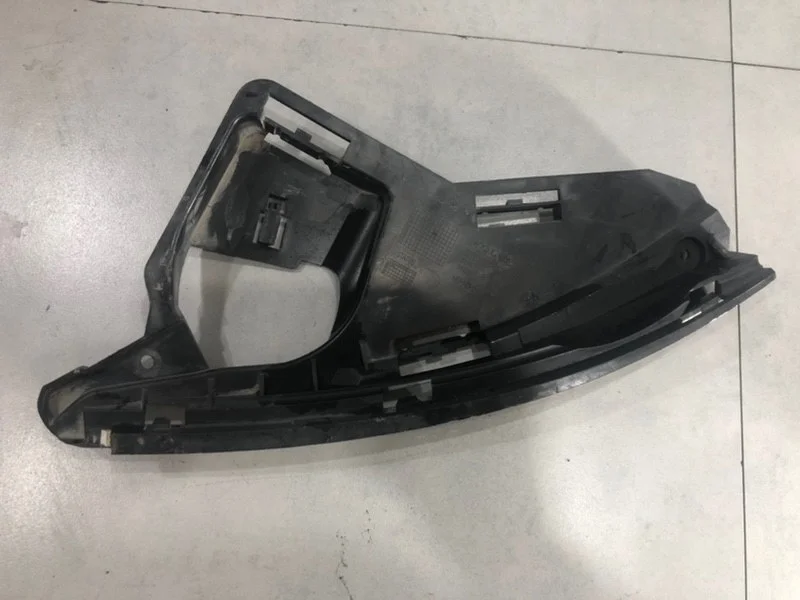 Кронштейн переднего бампера Volvo XC60 2011 30763433 DZ, левый