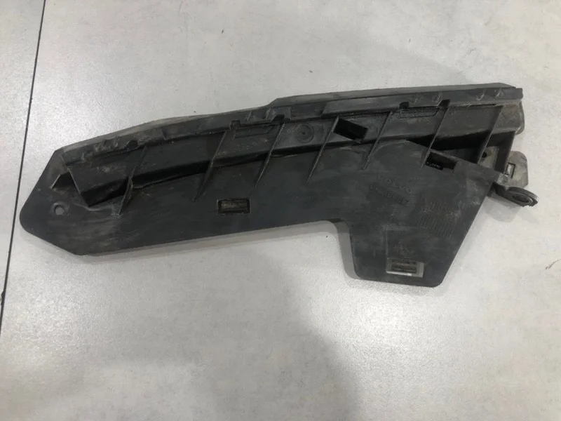 Крепление фары Volvo S80 30796387, левое