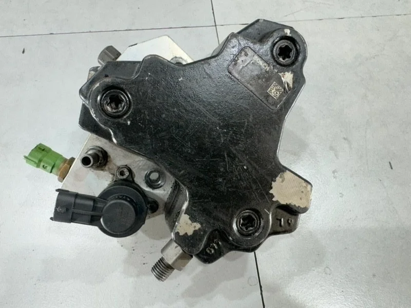 Топливный насос высокого давления Volvo XC70 30756125