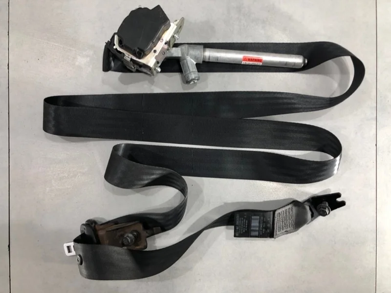 Ремень безопасности с пиропатроном Volvo XC70 2009 39859391 BZ, задний левый