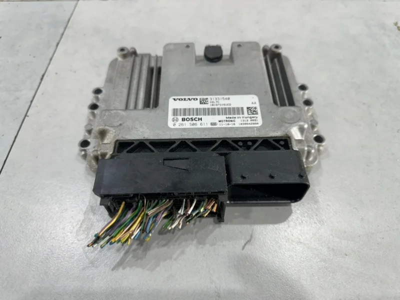 Блок управления двигателем Volvo S60 2011 31331540 FS B4164T