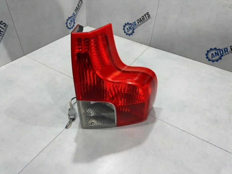 Фонарь задний правый Volvo XC90 2008 31213382 C B8444S
