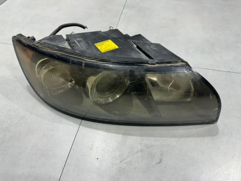 Фара галогеновая Volvo S40 30698880, правая