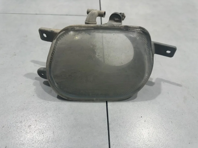 Фара противотуманная левая Volvo XC90 31111183, правая