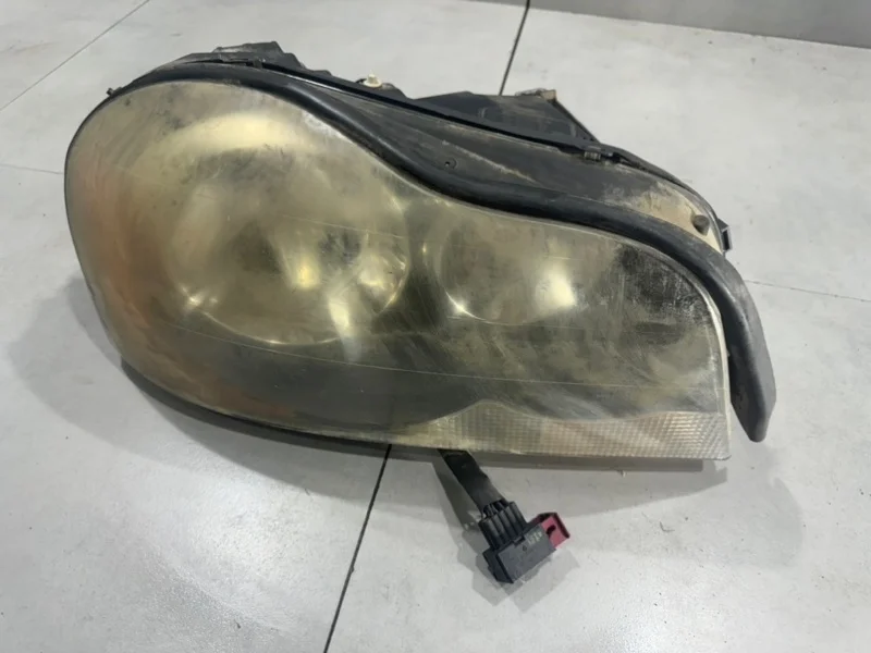 Фара галогеновая Volvo XC90 30784152, правая