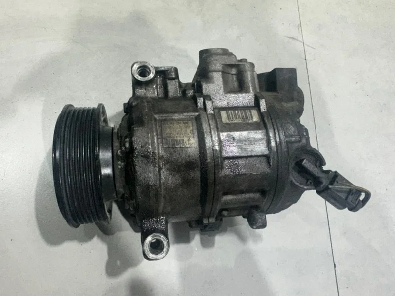 Компрессор кондиционера Audi q5 2011 8KD260805 CDN
