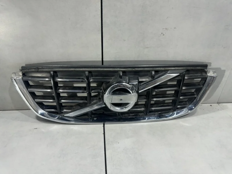 Решетка радиатора Volvo XC60 2012 31284337, передняя