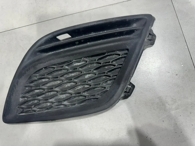Решетка в бампер Volvo XC60 2012 31290657, левая