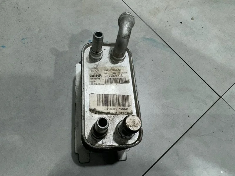 Радиатор АКПП Volvo XC60 2011 6G917A095AD