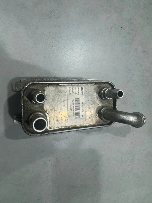 Радиатор АКПП Volvo XC60 2011 6G917A095AD